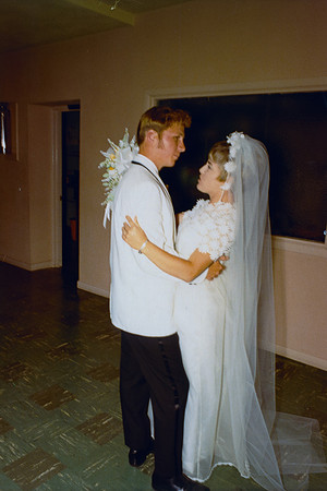 Scan1200dpi_Bill_Edie_ Crouse_Wedding_Prints_Page07_Slot01-Edit